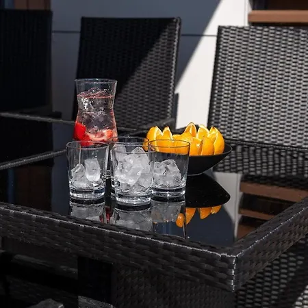 Apartment Family Near River, Big Balcony, Free Parking *