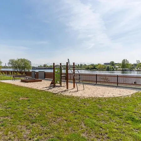 Apartment Family Near River, Big Balcony, Free Parking Parnu