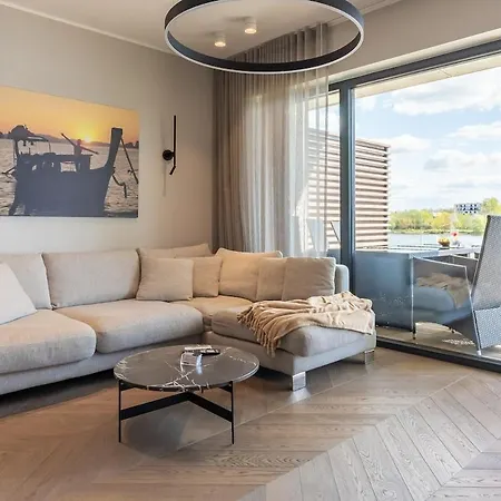 Apartment Family Near River, Big Balcony, Free Parking Parnu