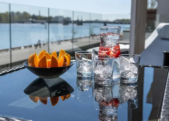 Family Near River, Big Balcony, Free Parking * パルヌ