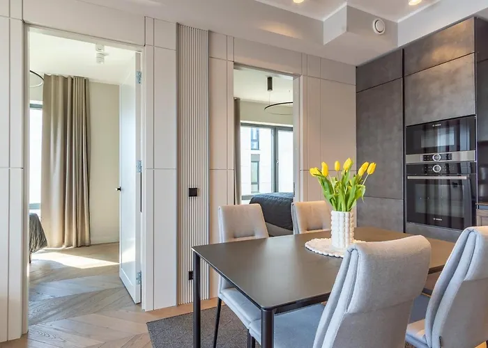 Family Near River, Big Balcony, Free Parking * パルヌ