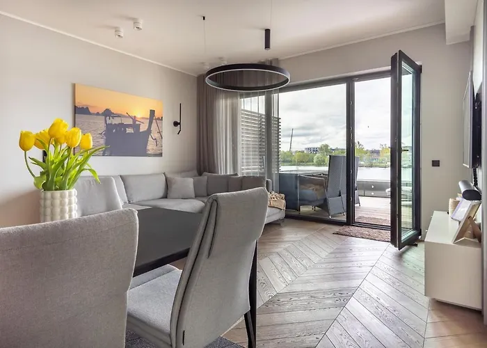 Family Near River, Big Balcony, Free Parking アパート パルヌ